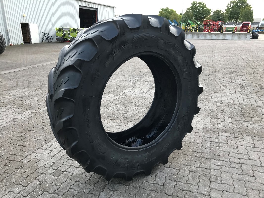 Kleber 520/85 R38 - Roues/Pneus/Jantes - Pneus