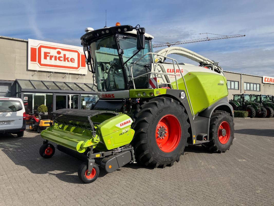 CLAAS Jaguar 960 m. PickUp 300 Profi Contour - Feldhäcksler