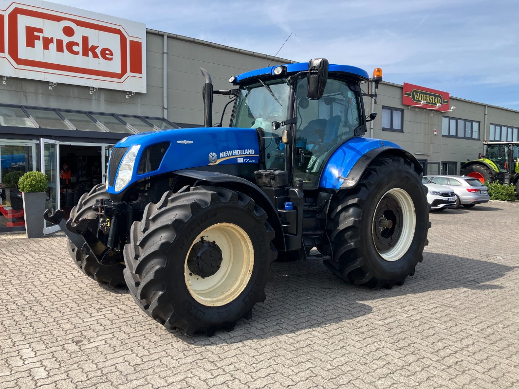 New Holland T7.270 AutoCommand - Traktor