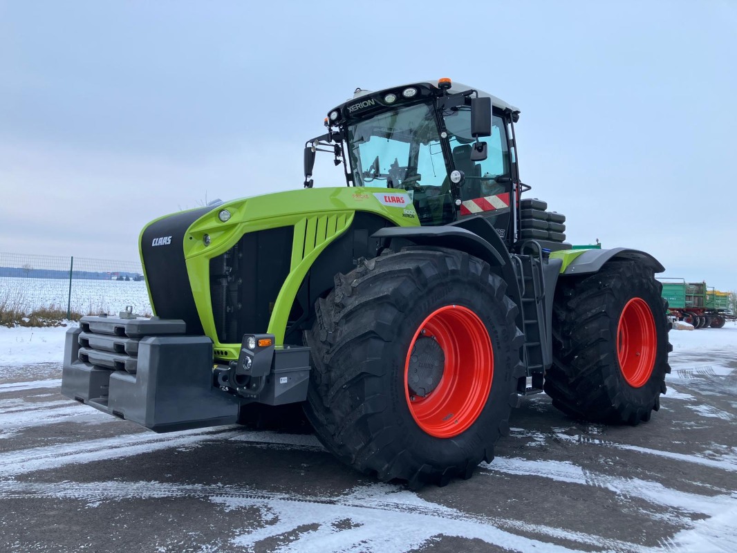 CLAAS Xerion 5000 Trac - Traktor