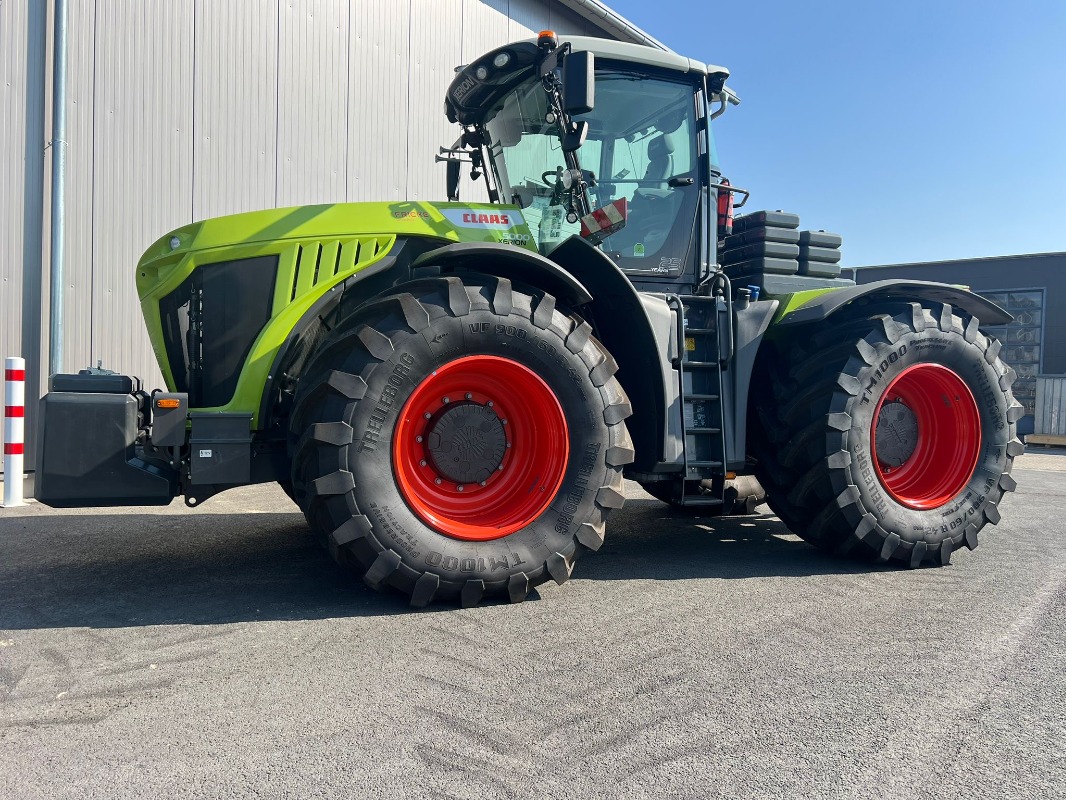 CLAAS Xerion 5000 Trac - Traktor