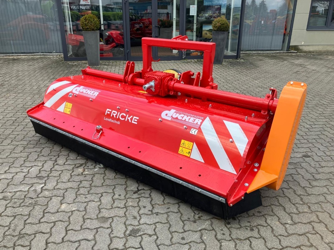 Dücker UM 27 Front - Tecnología para jardines + tecnología municipal - Mulcher