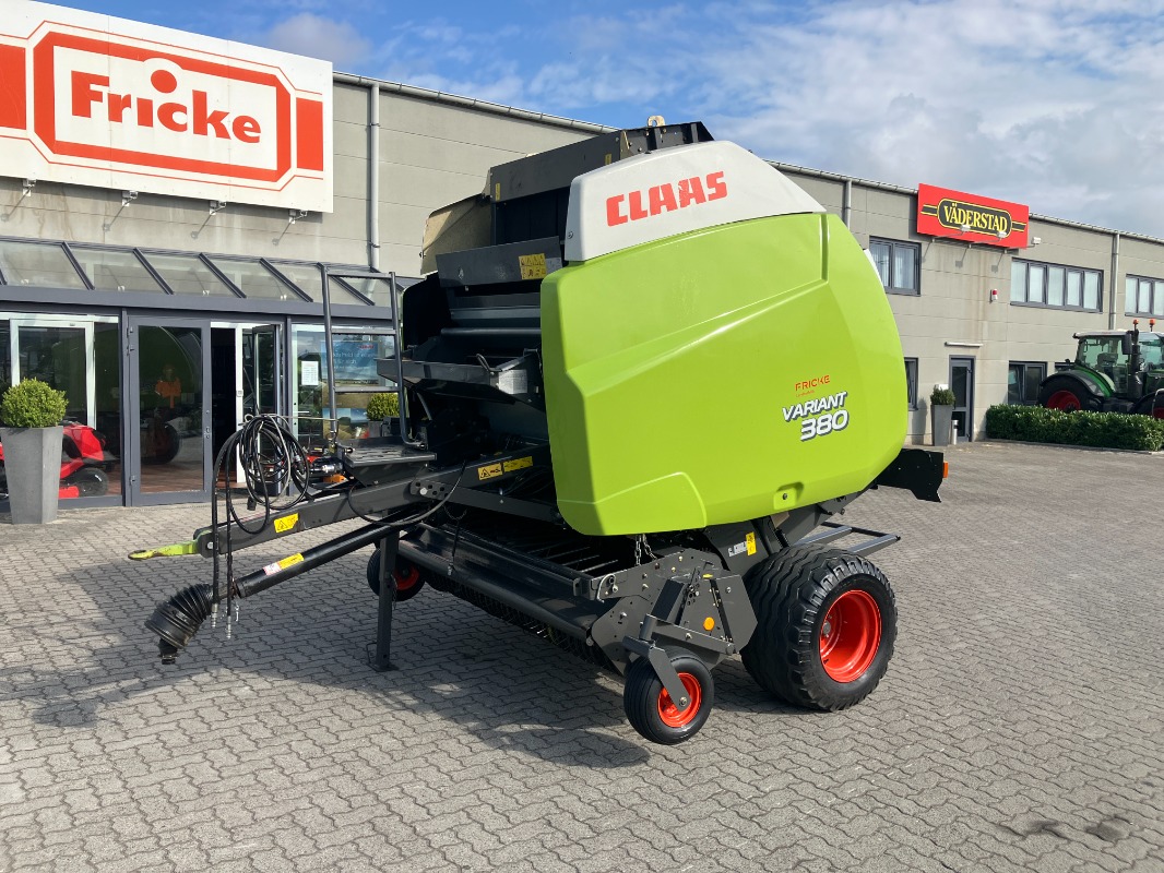 CLAAS Variant 380 RF - Pulse - Rotoempacadora