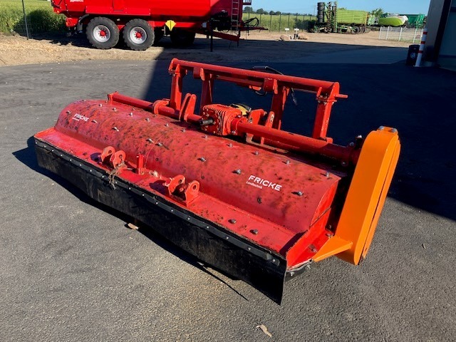 Dücker UM 30 - Tecnología para jardines + tecnología municipal - Mulcher