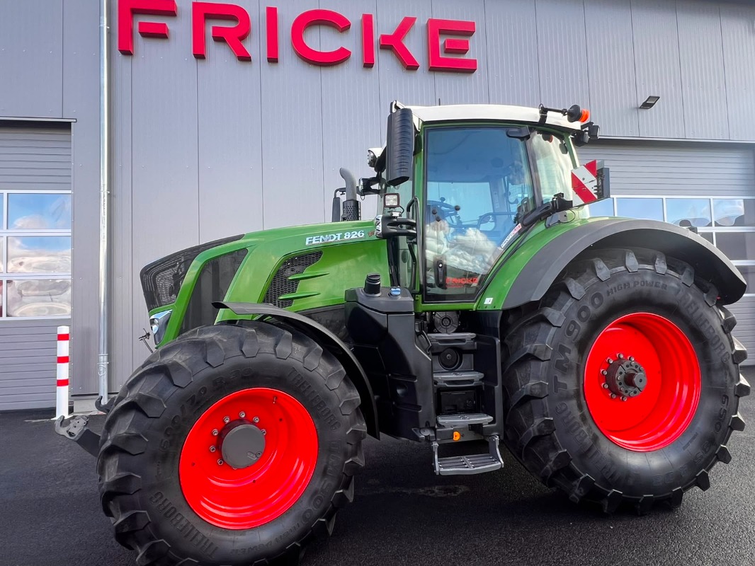 Fendt Vario 826 - Tracteur