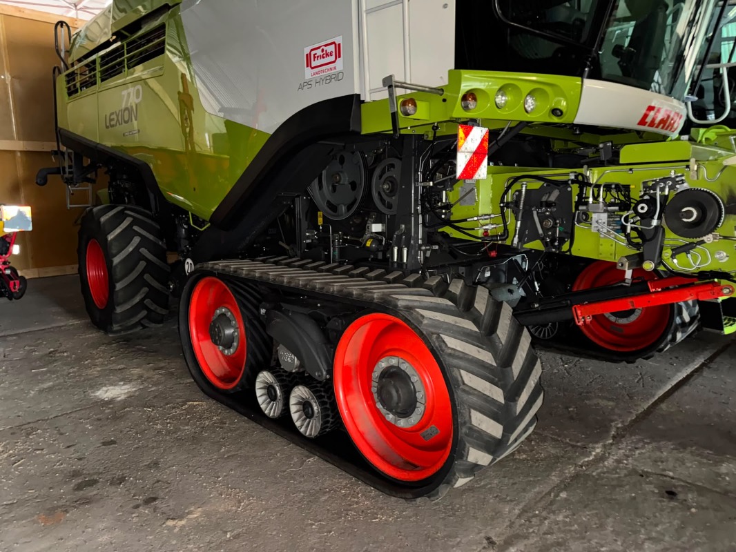 CLAAS Lexion 770 TT m Vario 1230 - Combinez