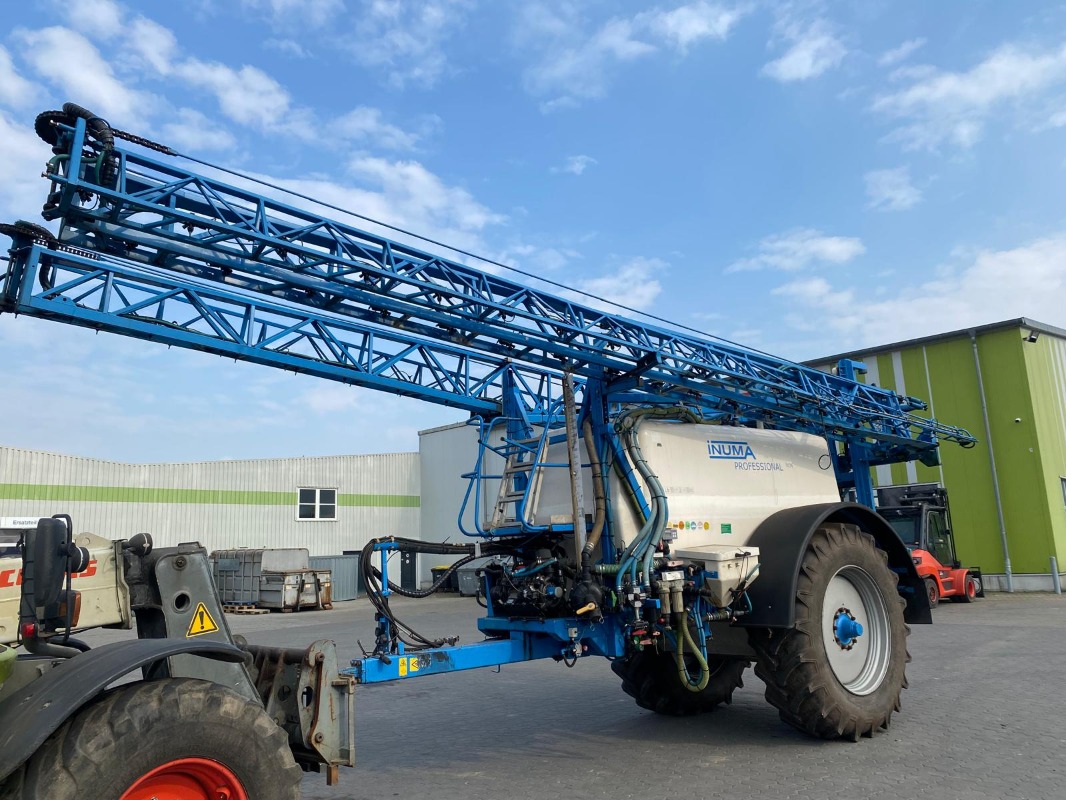 Inuma Professional 5036 - Düngung + Pflanzenschutztechnik + Pflege - Feldspritze