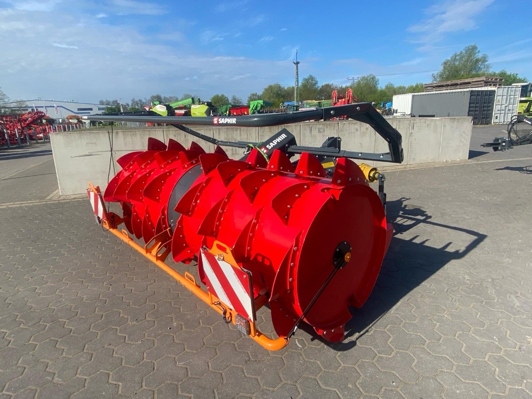 Saphir SV 28 **Vorführer** Silageverteiler - Grünlandtechnik + Futtererntetechnik - Siloverteiler