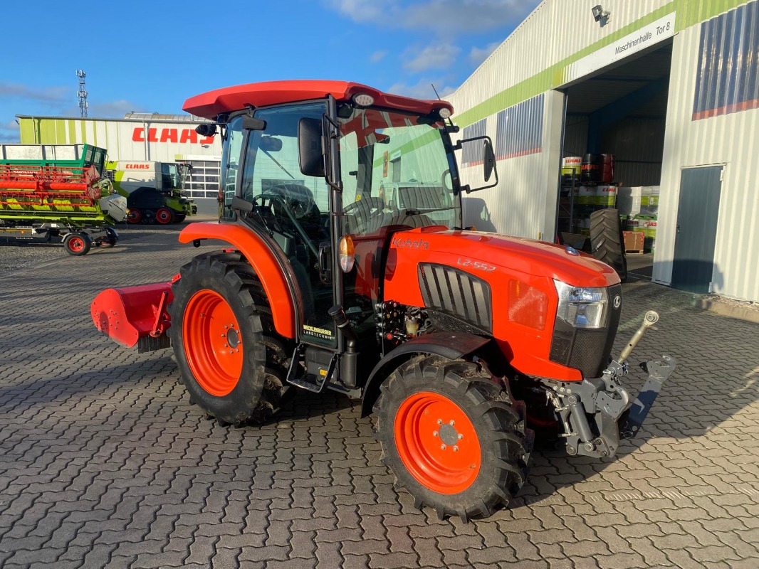 Kubota L2-522 DHC - Vorfürmaschine - Garden technology + municipal technology - Municipal tractor