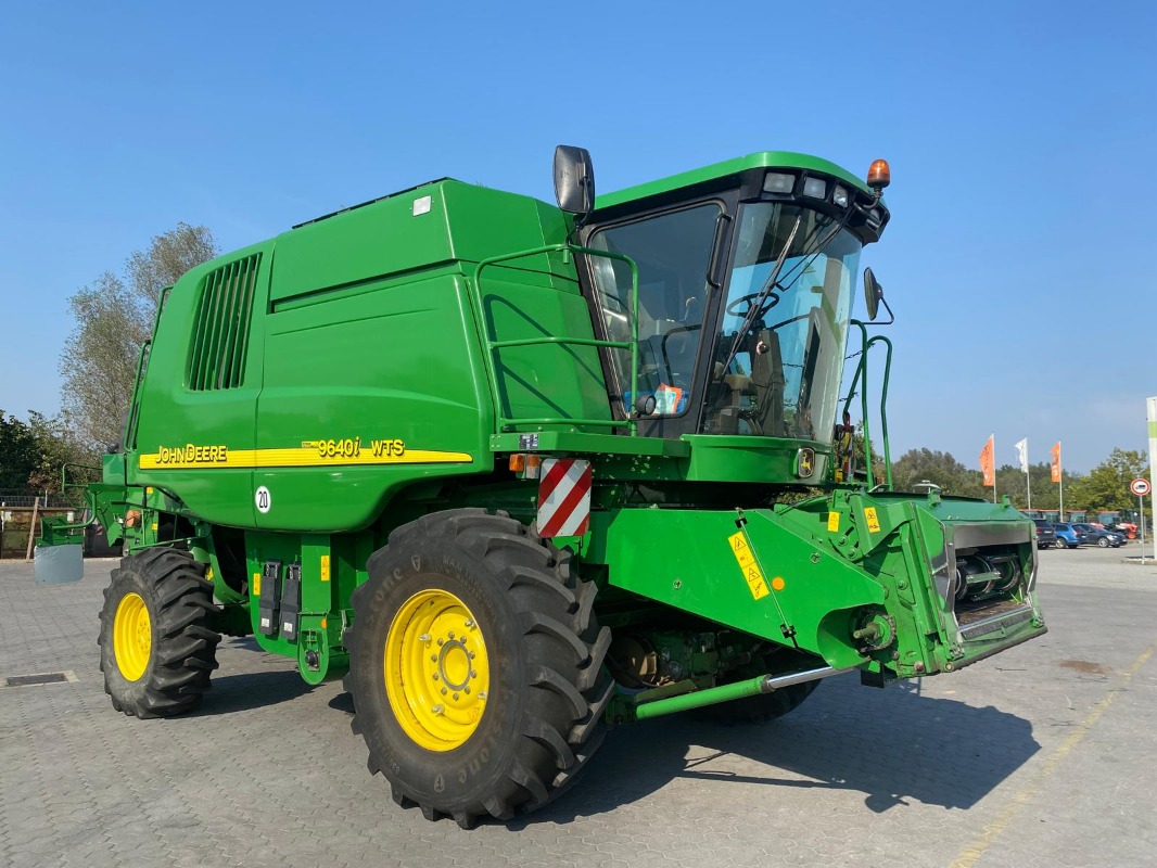 John Deere 9640 i WTS - Combine harvester