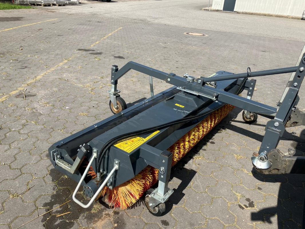 Saphir FKM 231 Kehrmaschine - Garten-/Kommunaltechnik - Kehrmaschine