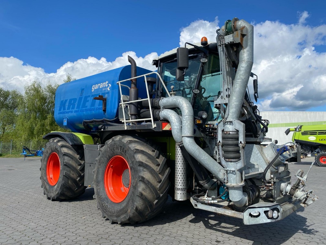 CLAAS Xerion 3800 SaddleTrac - Traktor