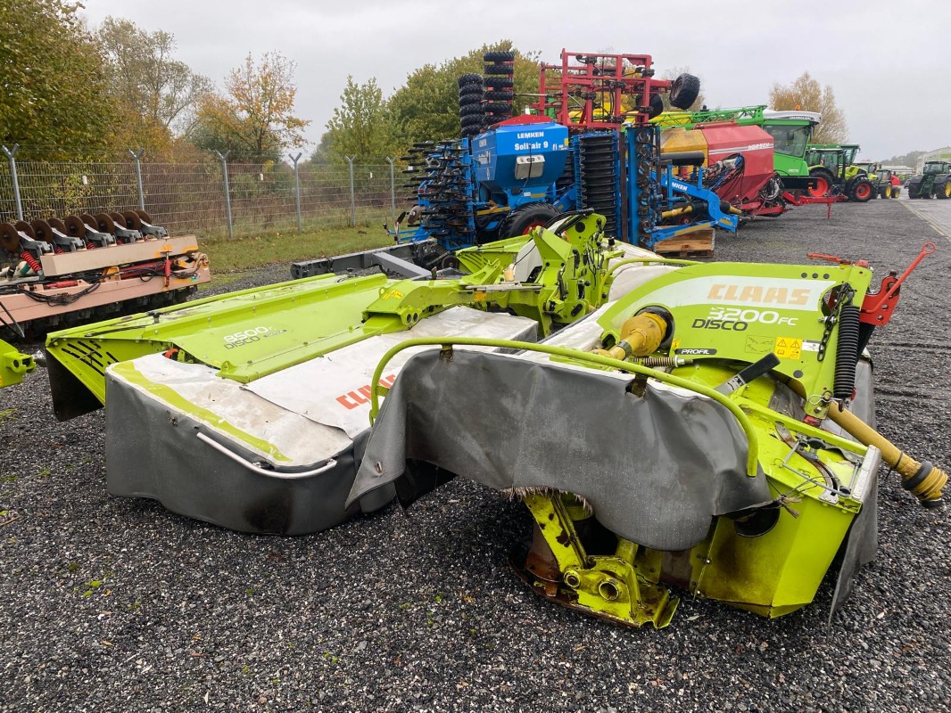 CLAAS Disco 8500 C Contour + 3200 FC Profil - Technologia zbioru użytków zielonych i pasz - Młyn