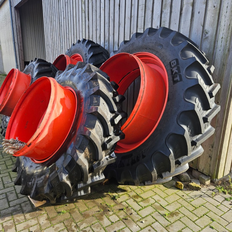 BKT Zwillinge 480/80R50 und 460/85R34 - Räder/Reifen/Felgen - Zwillingsräder