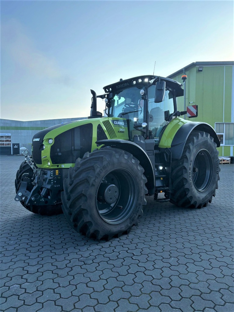 CLAAS Axion 960 CMATIC Night Edition - Traktor