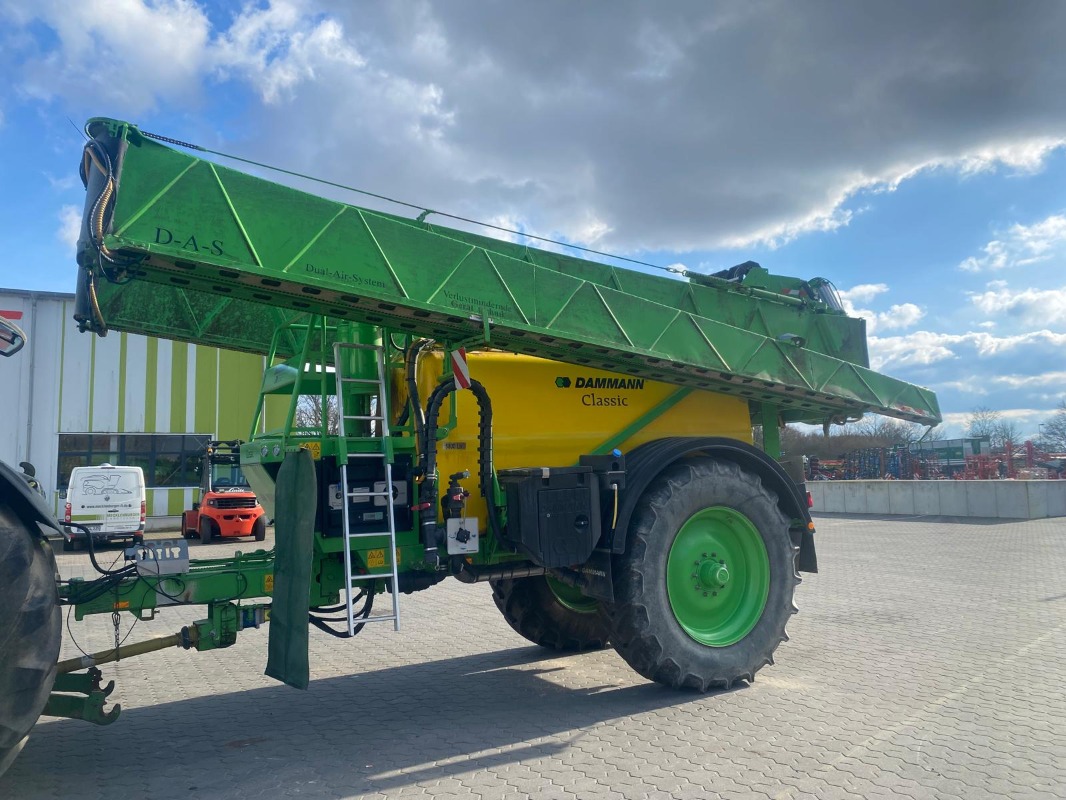 Dammann 5830 Classic - Dual-Air-System - Düngung/Pflanzenschutztechnik/Pflege - Anhängespritze