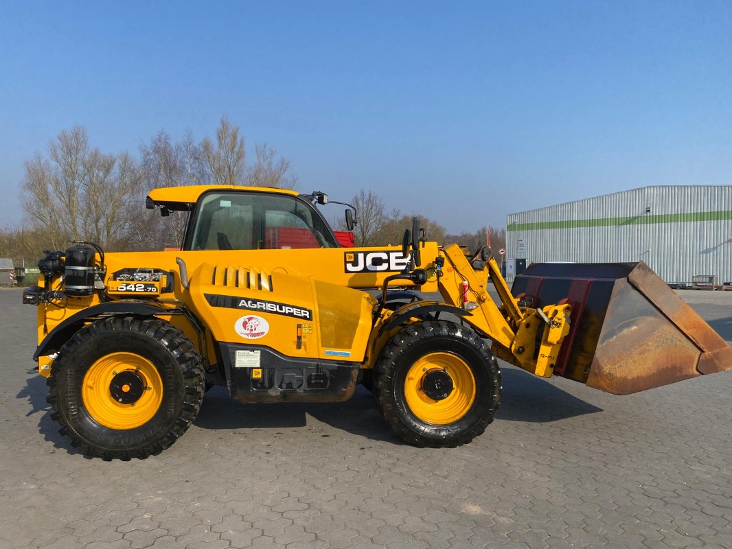 JCB 542-70 Agrisuper - Modell 2020 - Excavator + Loader - Telescopic handler
