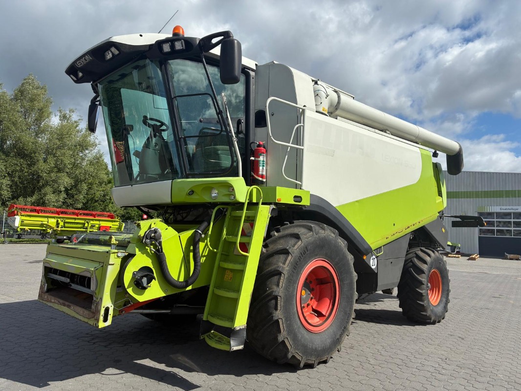 CLAAS Lexion 560 - ohne Schneidwerk ! - Combinez
