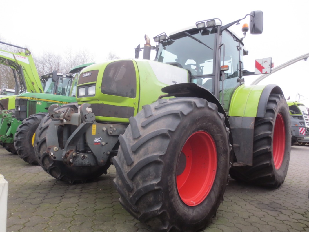 CLAAS Ares 836 RZ - Traktor
