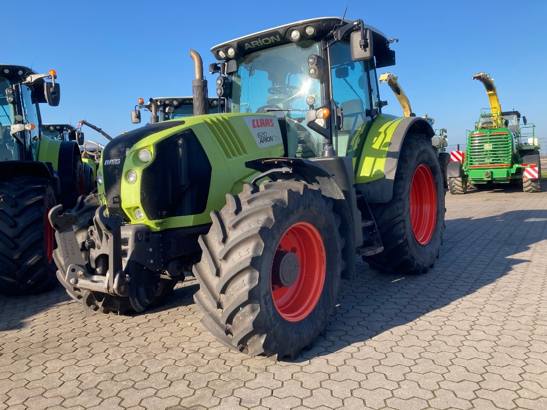 CLAAS Arion 620 CIS - Tractor