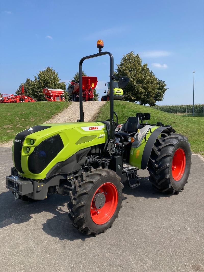 CLAAS Nexos 240 XL Plattform Classic - Tractor - Orchard tractor
