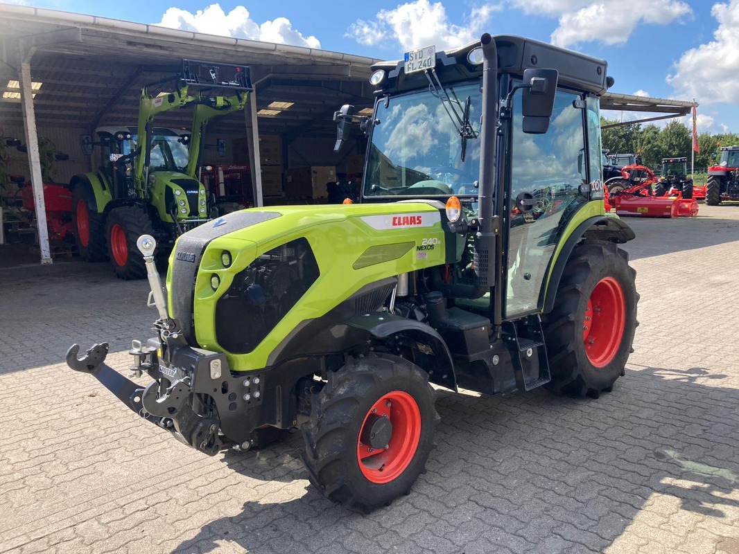 CLAAS Nexos 240 M Advanced - Tractor - Orchard tractor
