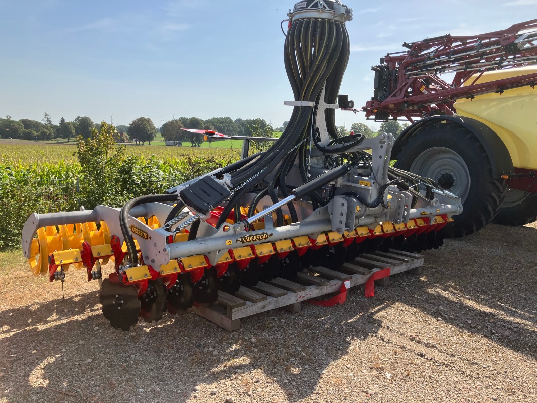 Väderstad Carrier X 525 - Soil tillage implement - Short disc harrow