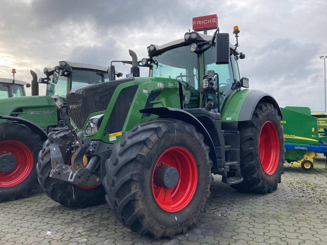 Fendt 828 Vario S4 Profi Plus - Traktor
