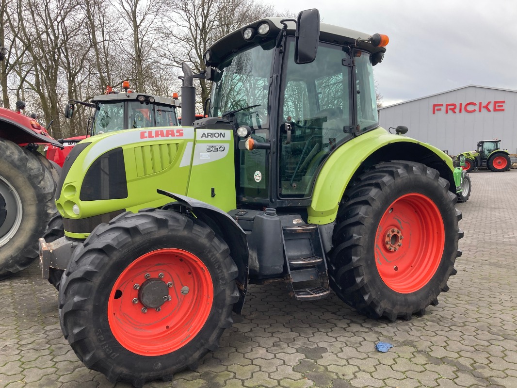 CLAAS Arion 520 Cis - Tractor