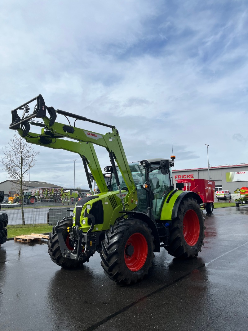 CLAAS Arion 470 CIS - Tractor