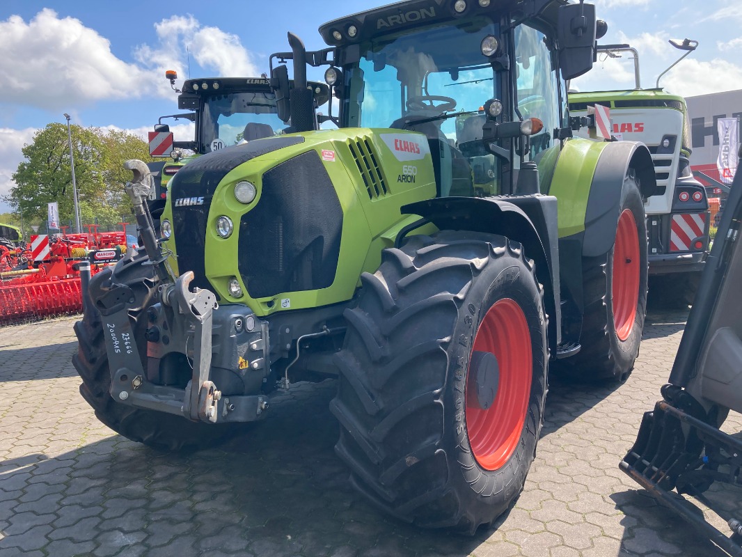 CLAAS Arion 650 CIS - Tractor