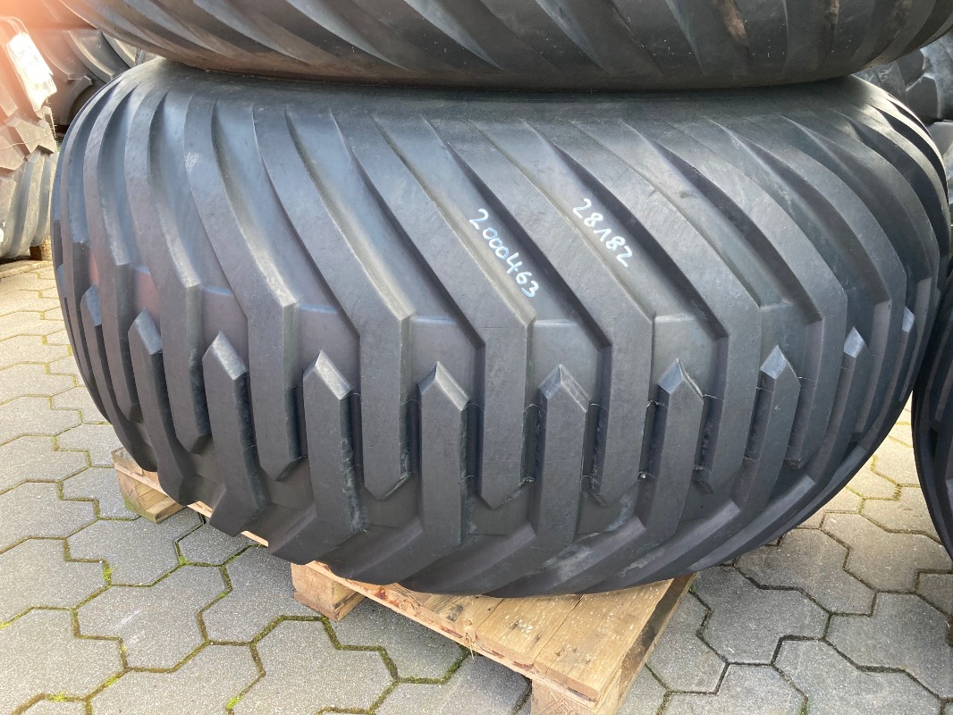 Trelleborg 750 / 60 30.5 T404 - Wheels + Tires + Rims - Wheel