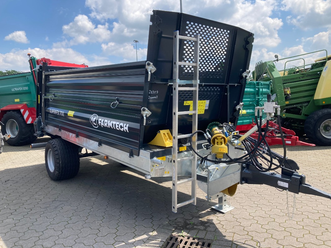 Farmtech Superfex 700 - Düngung + Pflanzenschutztechnik + Pflege - Sonstige Düngung + Pflanzenschutztechnik