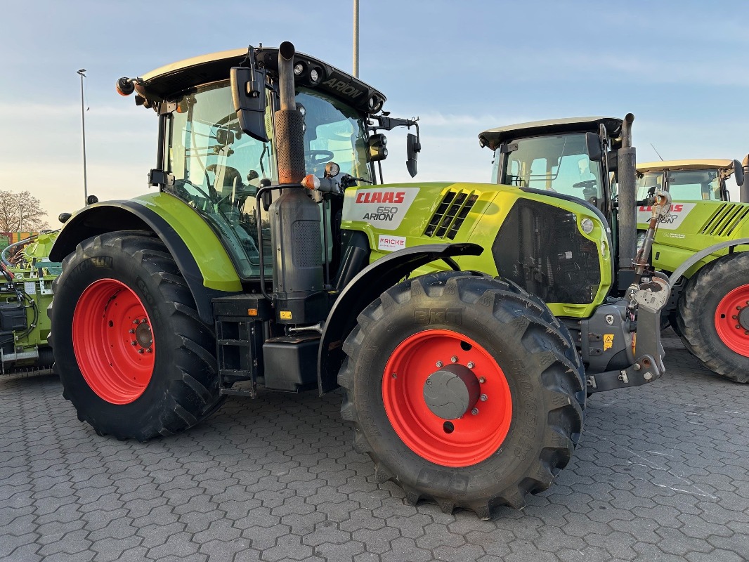 CLAAS Arion 650 CIS Hexashift - Traktor
