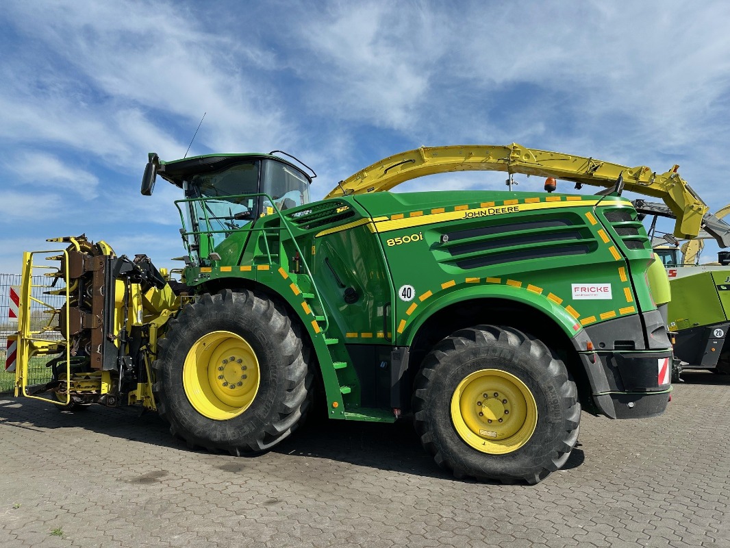 John Deere 8500 i Pro Drive Allrad - Feldhäcksler