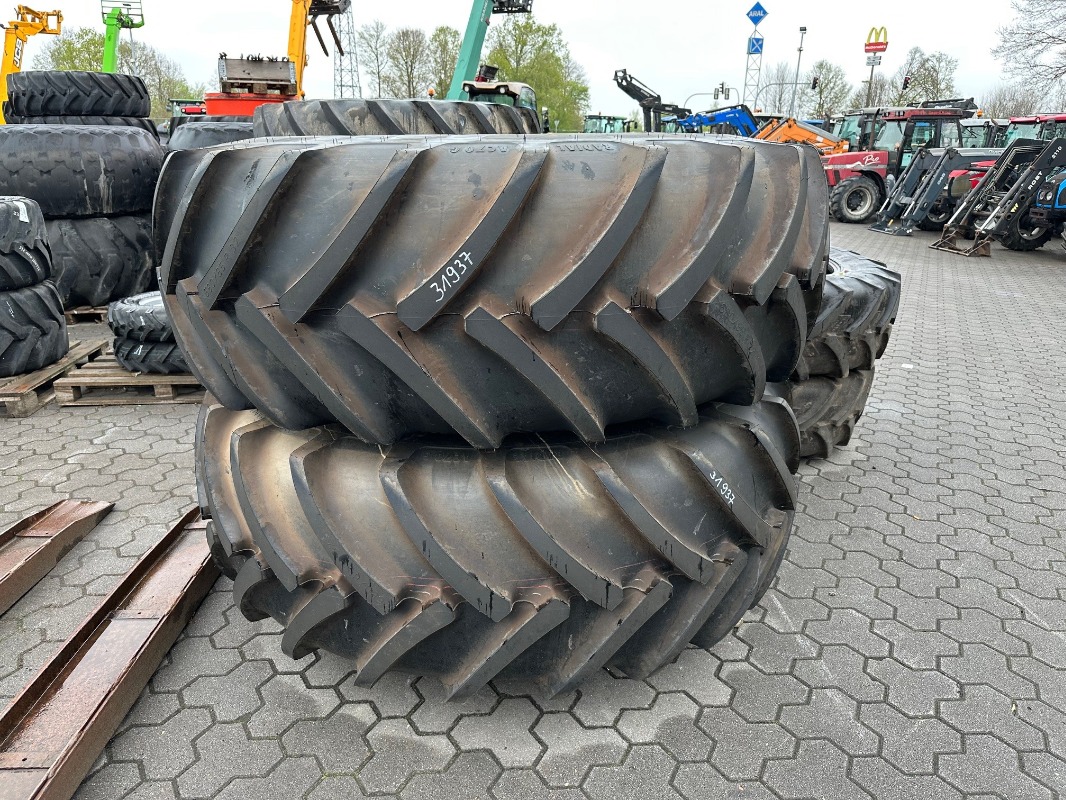 Mitas 680/85R32 AC 70 G - Räder + Reifen + Felgen - Komplettradsatz
