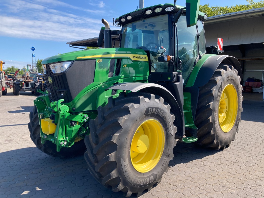 John Deere 6R215 - Ciągnik