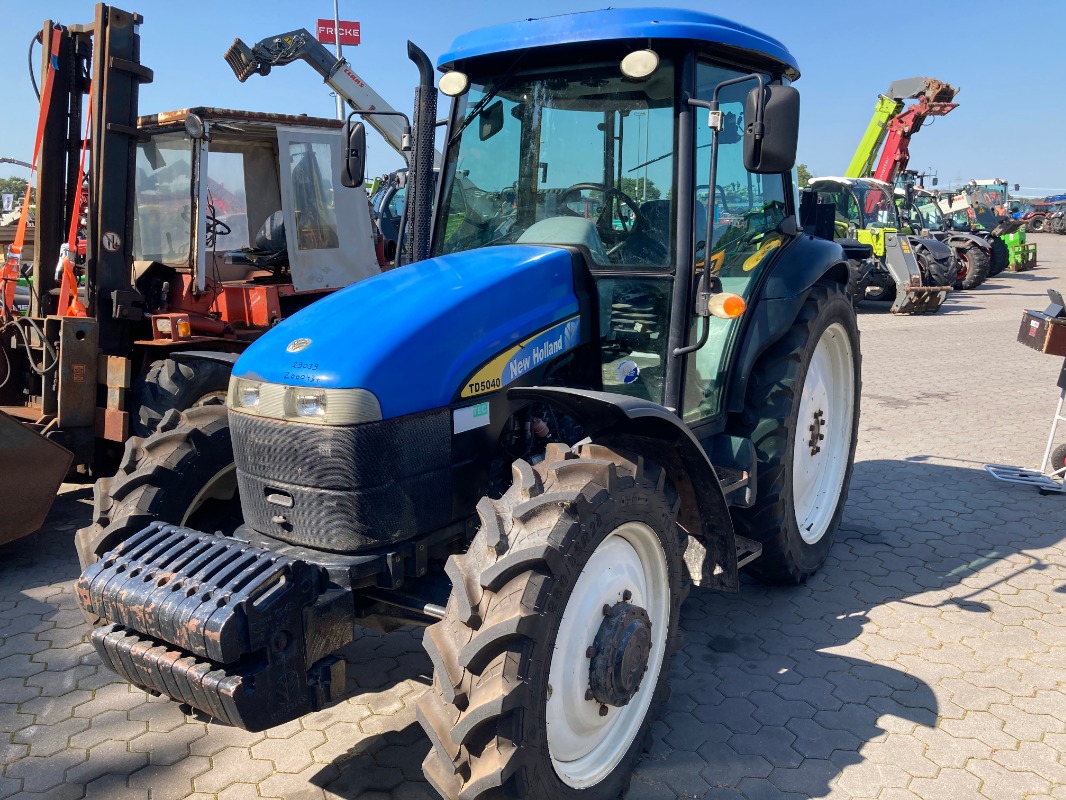 New Holland TD 5040 - Traktor