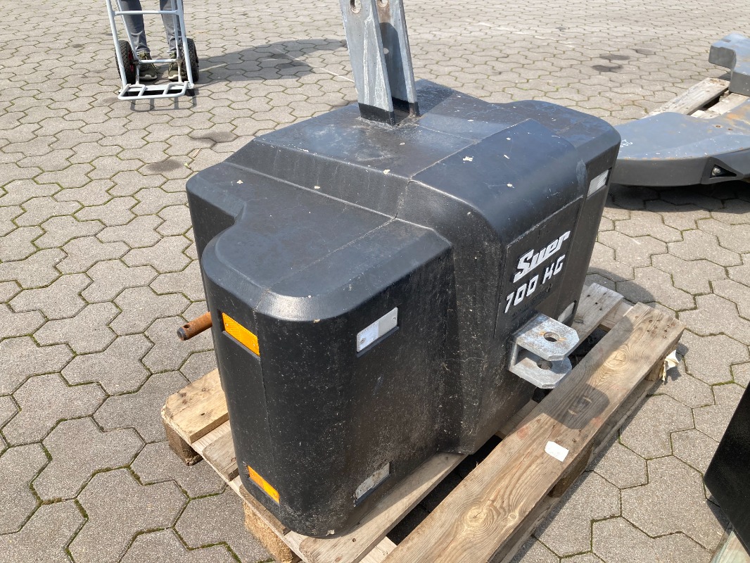 Suer 700 kg - Traktorzubehör - Frontgewicht