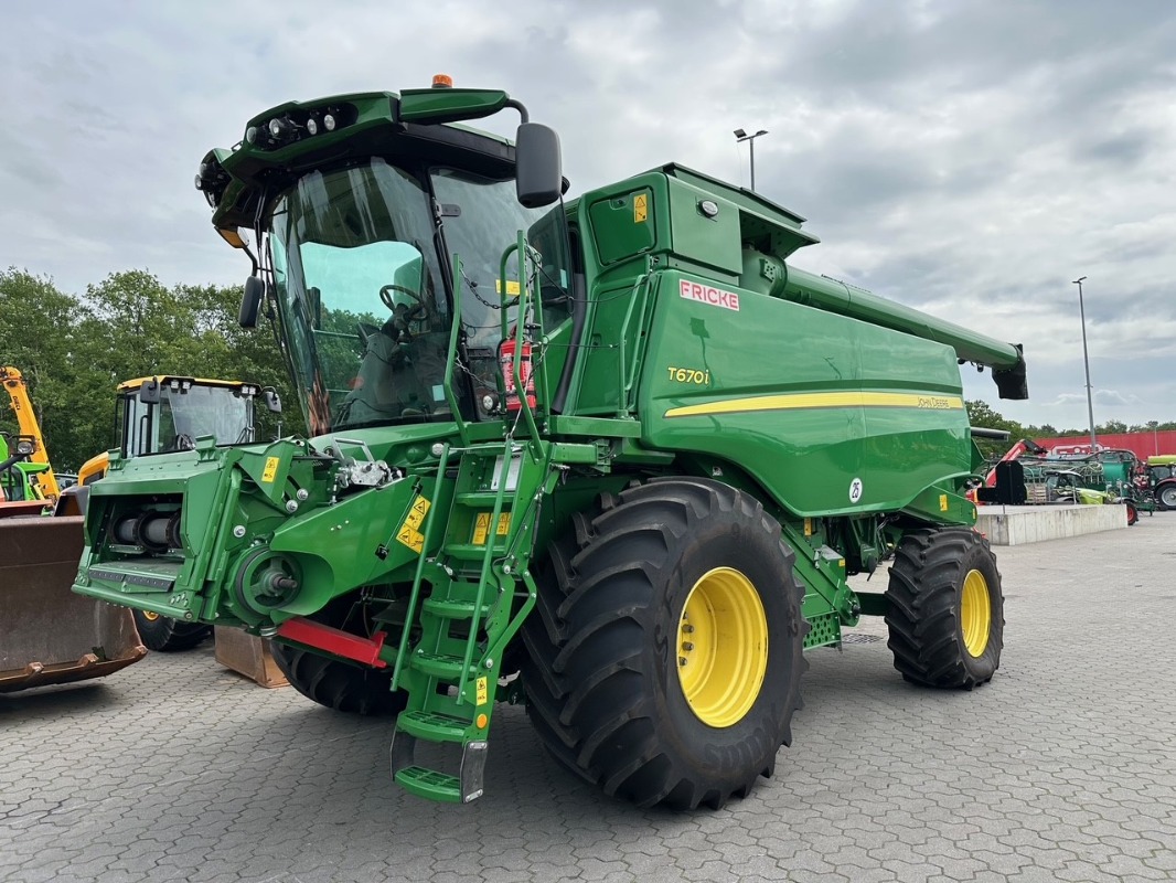John Deere T 670 i Neumaschine - Mähdrescher