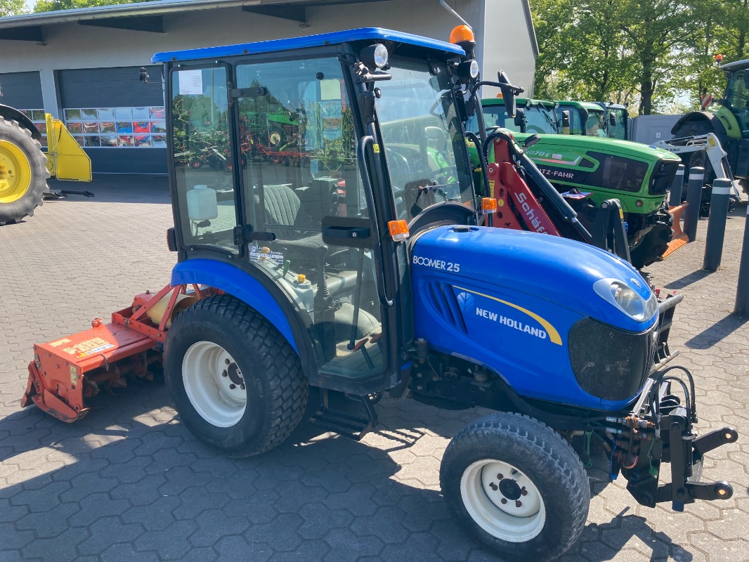 New Holland Boomer 25 - Traktor
