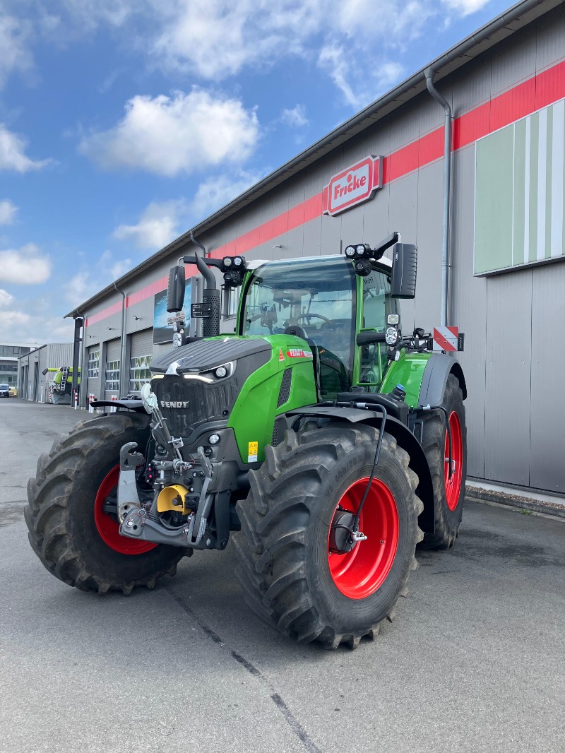 Fendt 724 Vario Gen7 Profi Plus - Tracteur