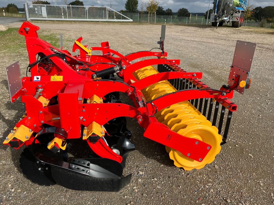 Väderstad Carrier 300 - Soil cultivation crop - Cultivator