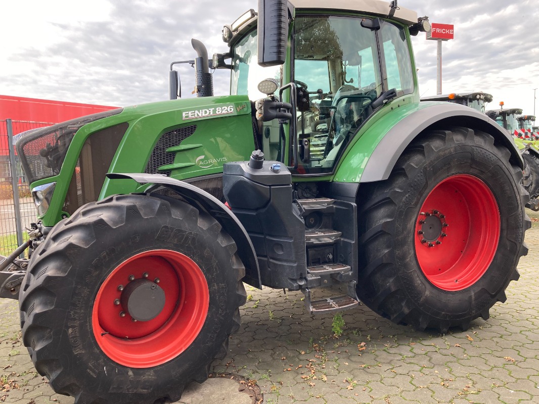 Fendt 826 Vario S4 Profi Plus - Ciągnik