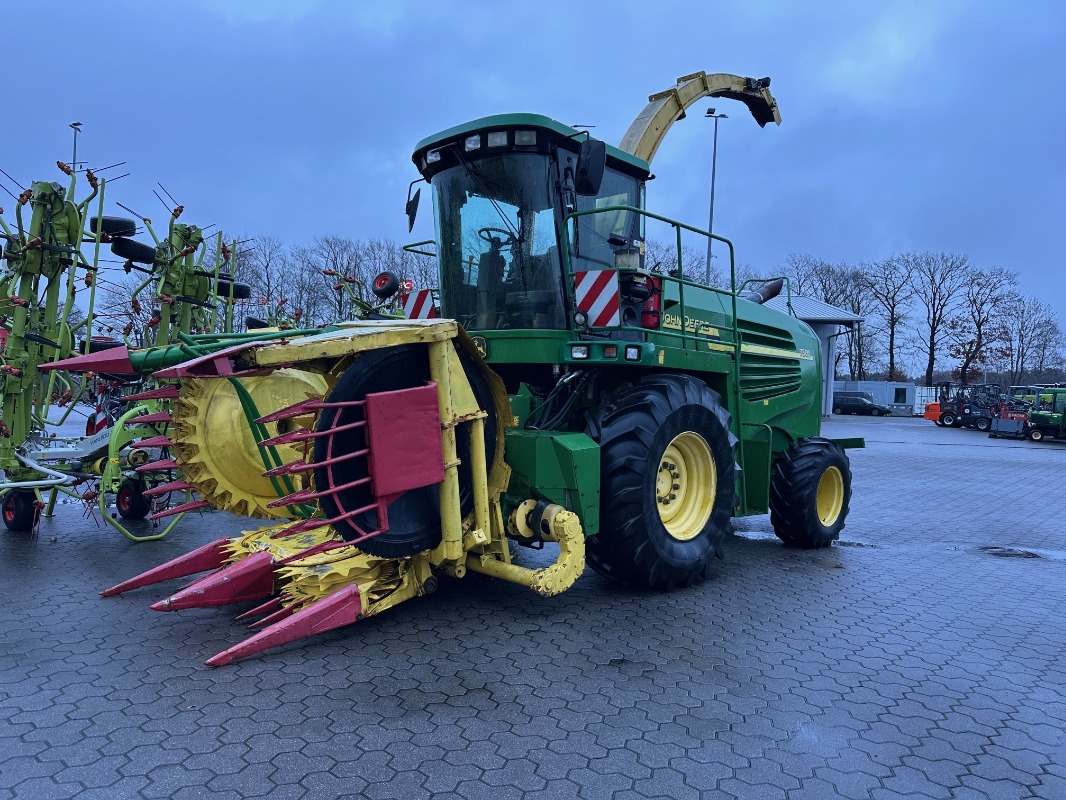 John Deere 7300 - Feldhäcksler