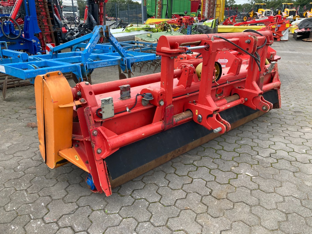 Dücker UM 30 FV - Tecnología para jardines + tecnología municipal - Mulcher