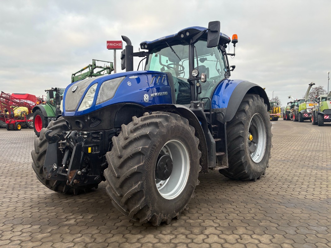 New Holland T 7.275 Auto Command - Traktor