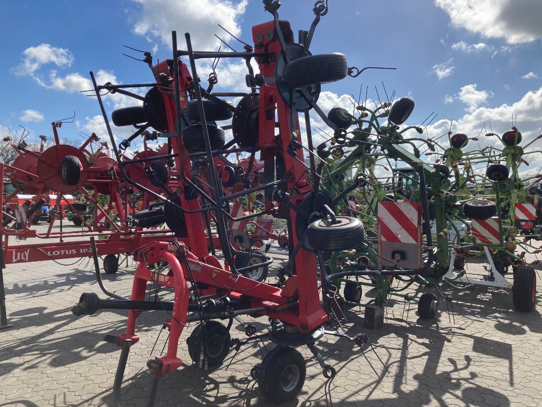 Vicon Fanex 903 - Grassland technology + Forage harvesting technology - Rotary haymaker