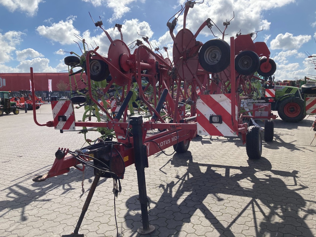 Lely Lotus 1020 - Grassland technology + Forage harvesting technology - Rotary haymaker