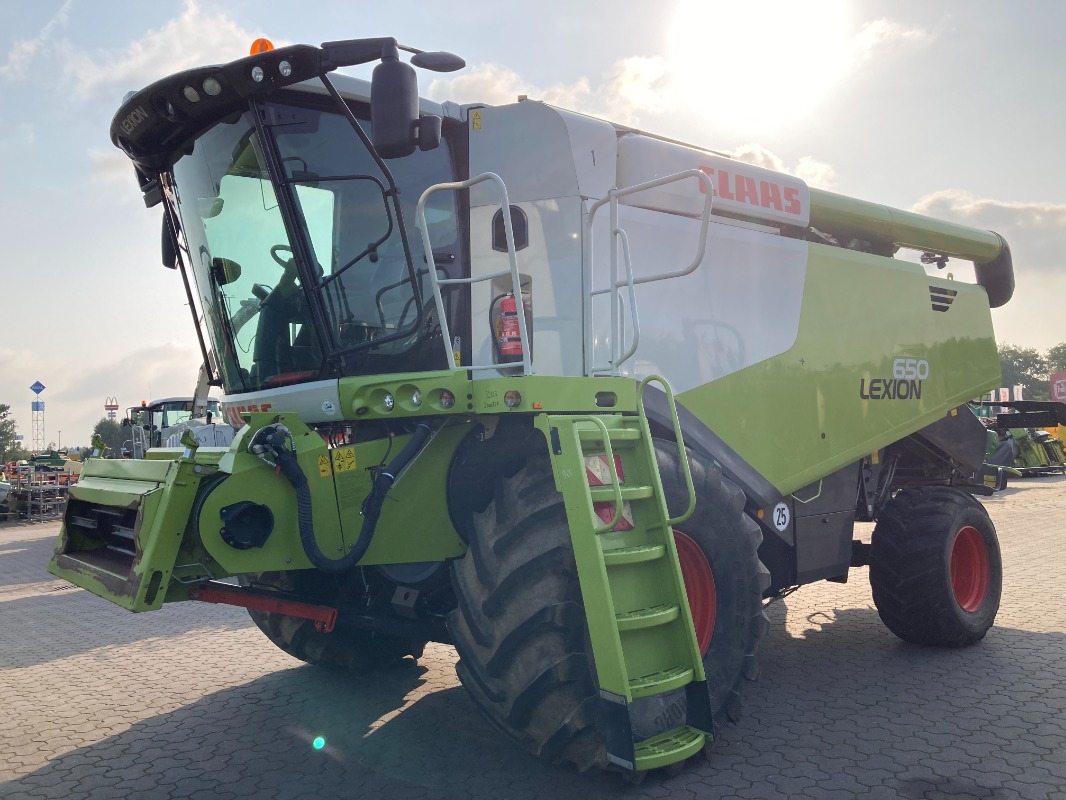 CLAAS Lexion 650 - Combine harvester